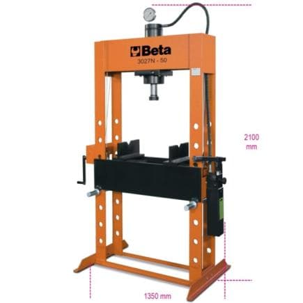 BETA 030270105 - Presse hydraulique avec piston mobile et treuil