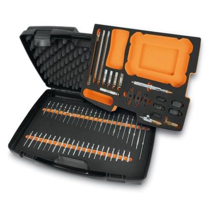 BETA 014640301 - Coffret comprenant 1 jeu d'adaptateurs complet permettant de tester la compression des moteurs essence et diesel, à l'aide du...
