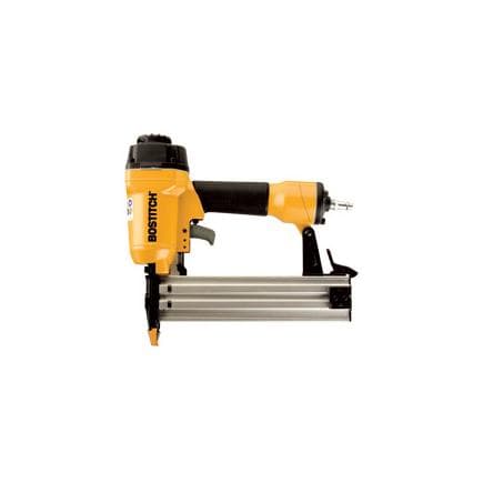 BOSTITCH SB-HC50FN - Clouse pneumatique en béton Brad HCFNST 50mm dans un boîtier