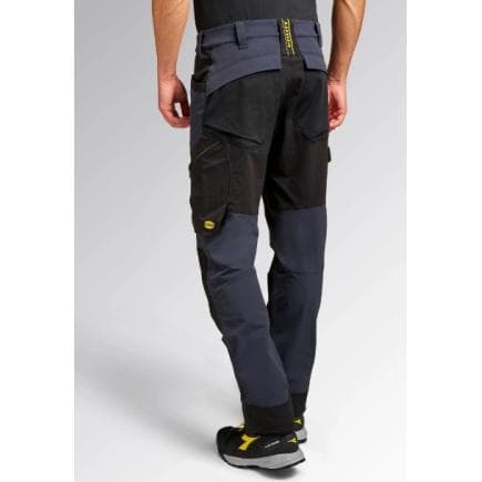 DIADORA UTILITY 702.180798-80001/S - Pantalon performance multimatière extensible avec traitement Déperlant Noir Fumée
