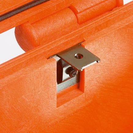 EXPLORER CASES KIT SUPP.EXPL. - Kit avec 6 supports métalliques et vis